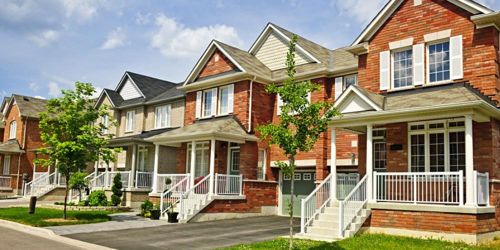 Tariff Threat Pushes New Listings Up, Sidelines Homebuyers